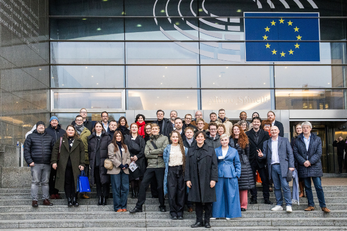 Autori v Európskom parlamente vyzvali na naliehavé opatrenia v oblasti umelej inteligencie a streamovania.